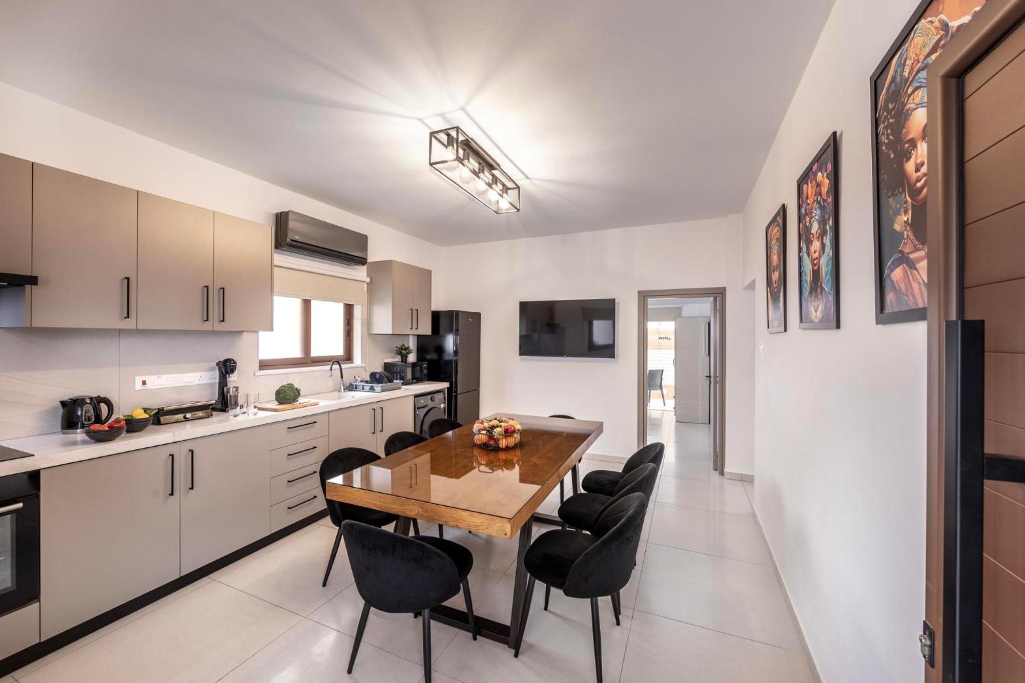 Apartament Sevis *